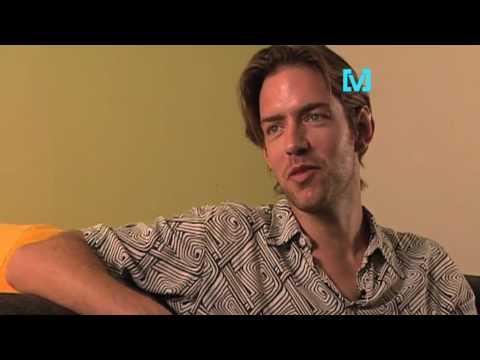 Still from Interview: The evolution of Radiohead (2004)