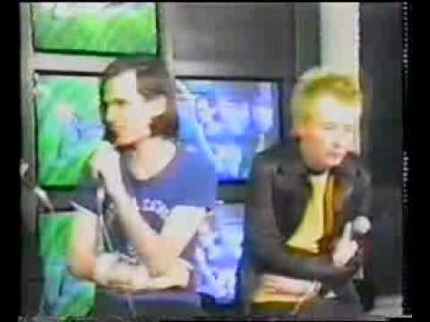 Still from Radiohead Interview at Bubblepop (1995) pt.1