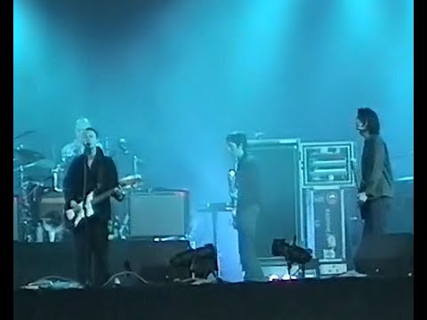 A still from the video: Radiohead - 1997-06-21 - RDS Showgrounds, Dublin - [Deshaked/Tweaks/50fps]