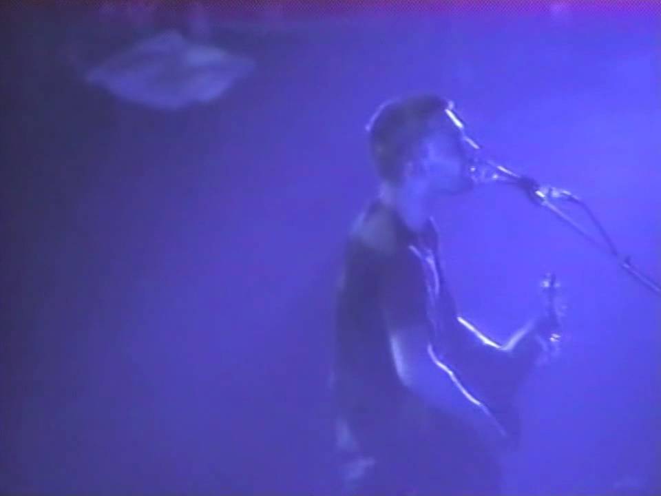 A still from the video: [DVD] Radiohead - Toronto 2000 [Full Concert]