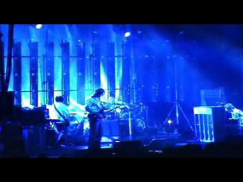 A still from the video: Radiohead - Plaza de Toros de Las Ventas 2003 (Madrid)
