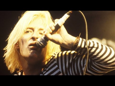 A still from the video: Radiohead - Creep live at Arsenio Hall Hollywood 1993