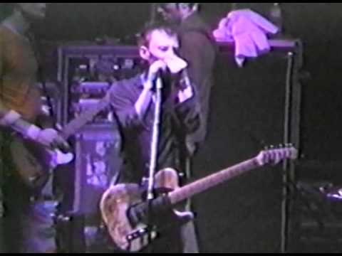 A still from the video: [DVD] Radiohead - San Francisco 1998 [Full Concert]