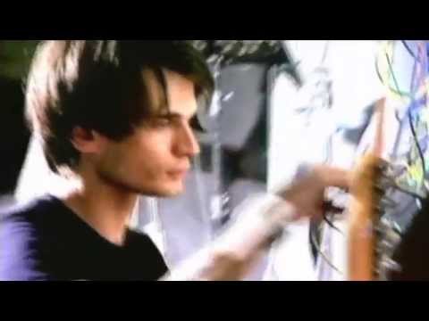 A still from the video: The promo film from 2000, the band playing it live in a white studio. A fan's copy, taken from the promo DVD.