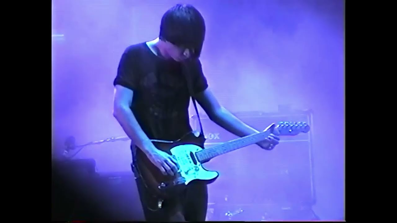 A still from the video: "Airbag" - Radiohead - 08/16/01 - Liberty State Park at Jersey City, New Jersey