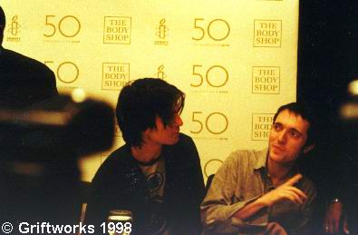 Radiohead live, Bercy Stadium, Paris, France, 10 December 1998 (photo 7 of 16)