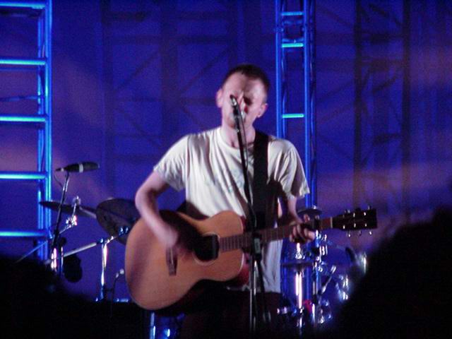 Radiohead live, Piazza Santa Croce, Florence, Italy, 22 June 2000 (photo 1 of 7)