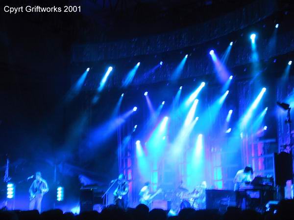 Radiohead live, Thunderbird Stadium, Vancouver, Canada, 24 June 2001 (photo 10 of 19)