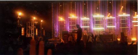 Radiohead live, Santa Barbara Bowl, Santa Barbara, USA, 29 June 2001 (photo 4 of 14)
