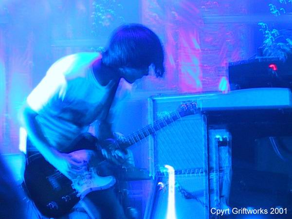 Radiohead live, Santa Barbara Bowl, Santa Barbara, USA, 30 June 2001 (photo 2 of 8)