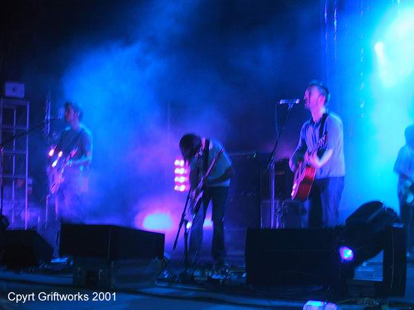 Radiohead live, Santa Barbara Bowl, Santa Barbara, USA, 30 June 2001 (photo 4 of 8)