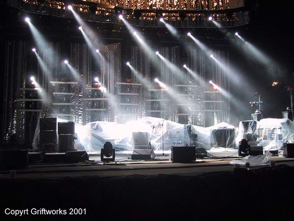 Radiohead live, Santa Barbara Bowl, Santa Barbara, USA, 30 June 2001 (photo 6 of 8)