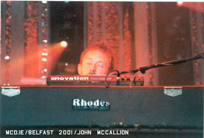 Radiohead live, Odyssey Arena, Belfast, Ireland, 14 September 2001 (photo 3 of 5)