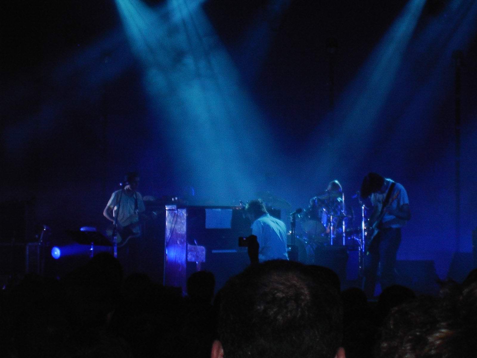 Radiohead live, Coliseu dos Recreios, Lisbon, Portugal, 23 July 2002 (photo 2 of 11)