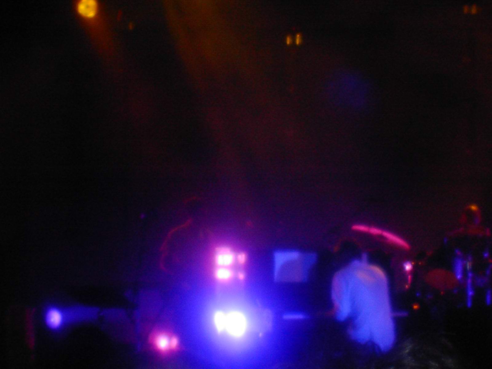 Radiohead live, Coliseu dos Recreios, Lisbon, Portugal, 23 July 2002 (photo 3 of 11)