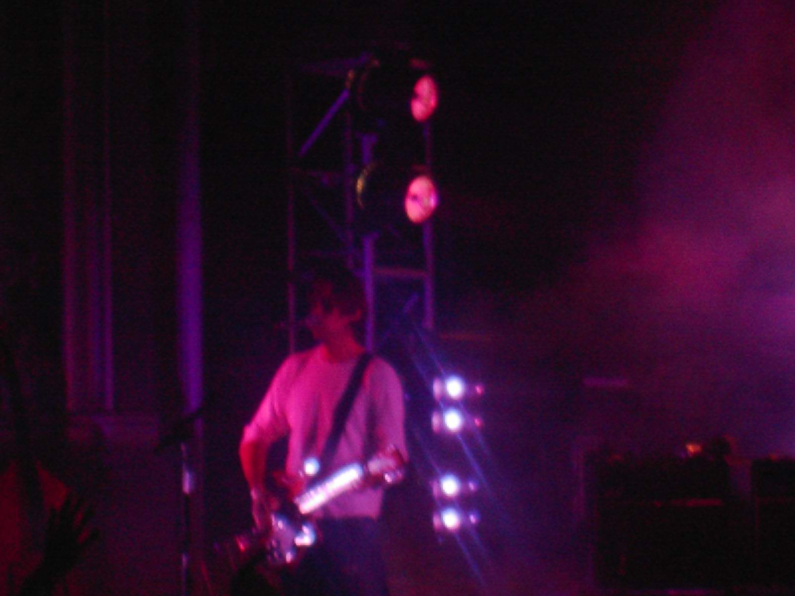 Radiohead live, Coliseu dos Recreios, Lisbon, Portugal, 23 July 2002 (photo 6 of 11)