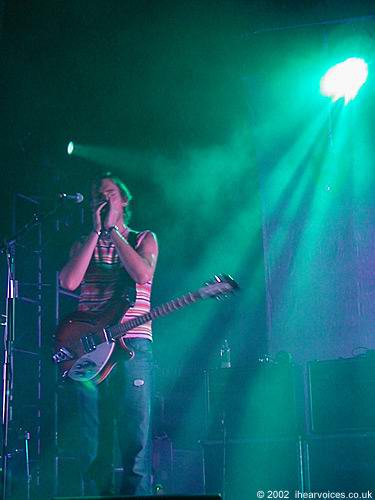 Radiohead live, Coliseu dos Recreios, Lisbon, Portugal, 24 July 2002 (photo 1 of 52)
