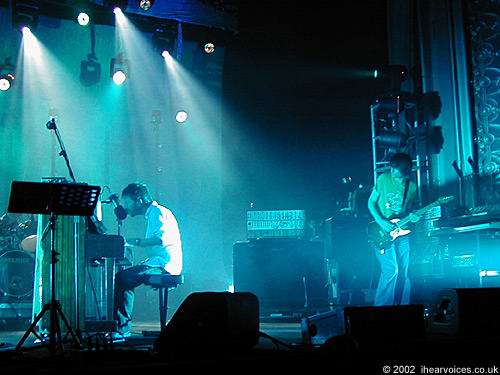 Radiohead live, Coliseu dos Recreios, Lisbon, Portugal, 24 July 2002 (photo 10 of 52)