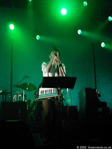 Radiohead live, Coliseu dos Recreios, Lisbon, Portugal, 24 July 2002 (photo 11 of 52)