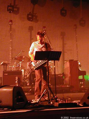 Radiohead live, Coliseu dos Recreios, Lisbon, Portugal, 24 July 2002 (photo 12 of 52)