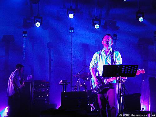 Radiohead live, Coliseu dos Recreios, Lisbon, Portugal, 24 July 2002 (photo 20 of 52)