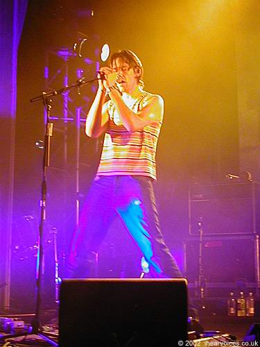 Radiohead live, Coliseu dos Recreios, Lisbon, Portugal, 24 July 2002 (photo 23 of 52)