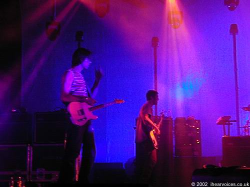 Radiohead live, Coliseu dos Recreios, Lisbon, Portugal, 24 July 2002 (photo 27 of 52)