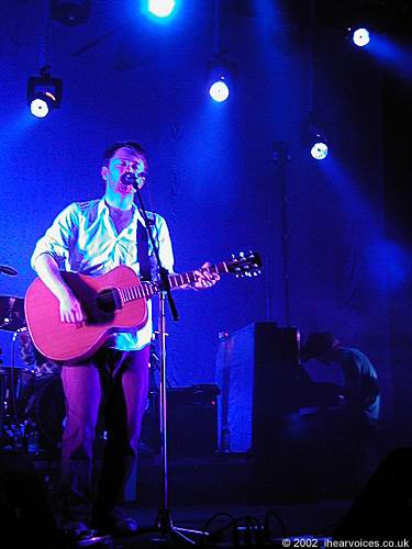Radiohead live, Coliseu dos Recreios, Lisbon, Portugal, 24 July 2002 (photo 3 of 52)