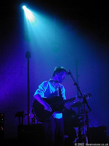 Radiohead live, Coliseu dos Recreios, Lisbon, Portugal, 24 July 2002 (photo 30 of 52)