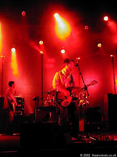 Radiohead live, Coliseu dos Recreios, Lisbon, Portugal, 24 July 2002 (photo 37 of 52)