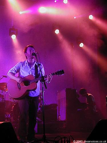 Radiohead live, Coliseu dos Recreios, Lisbon, Portugal, 24 July 2002 (photo 4 of 52)