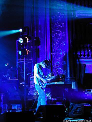 Radiohead live, Coliseu dos Recreios, Lisbon, Portugal, 24 July 2002 (photo 41 of 52)