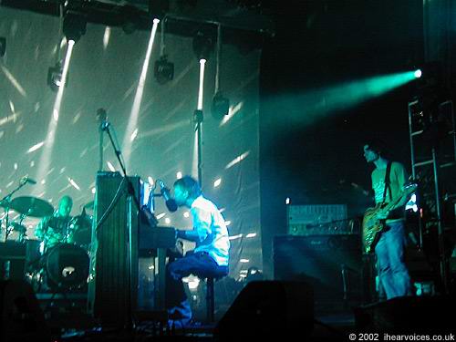 Radiohead live, Coliseu dos Recreios, Lisbon, Portugal, 24 July 2002 (photo 50 of 52)