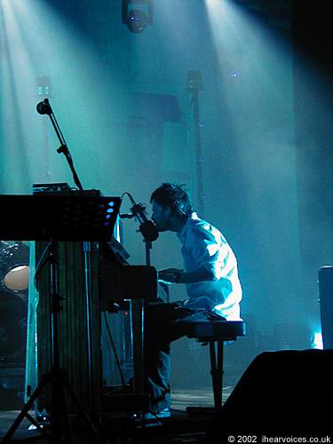 Radiohead live, Coliseu dos Recreios, Lisbon, Portugal, 24 July 2002 (photo 7 of 52)