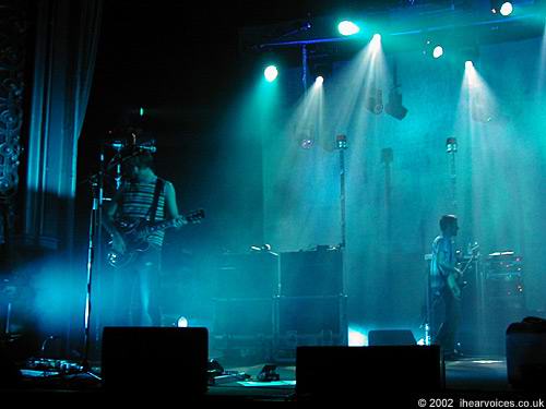 Radiohead live, Coliseu dos Recreios, Lisbon, Portugal, 24 July 2002 (photo 8 of 52)