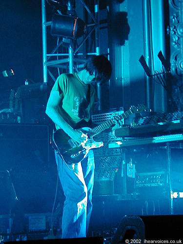 Radiohead live, Coliseu dos Recreios, Lisbon, Portugal, 24 July 2002 (photo 9 of 52)