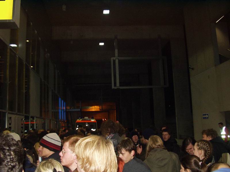 Radiohead live, Berlin Arena, Berlin, Germany, 13 November 2003 (photo 1 of 77)