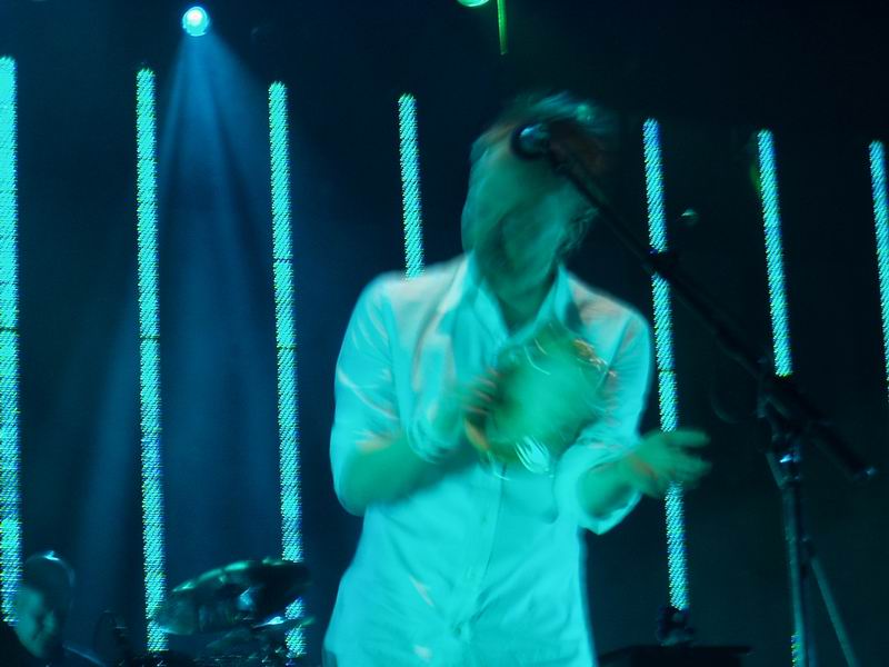 Radiohead live, Berlin Arena, Berlin, Germany, 13 November 2003 (photo 17 of 77)