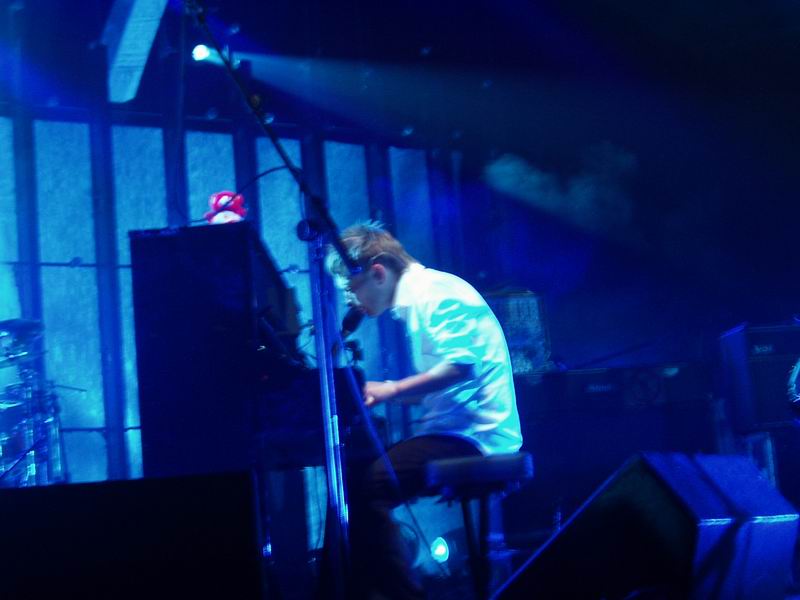 Radiohead live, Berlin Arena, Berlin, Germany, 13 November 2003 (photo 19 of 77)