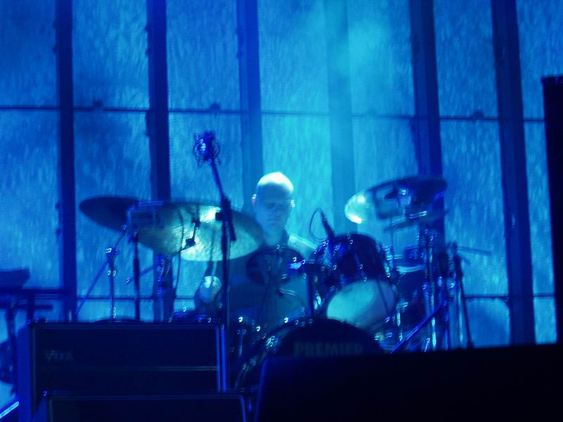Radiohead live, Berlin Arena, Berlin, Germany, 13 November 2003 (photo 20 of 77)