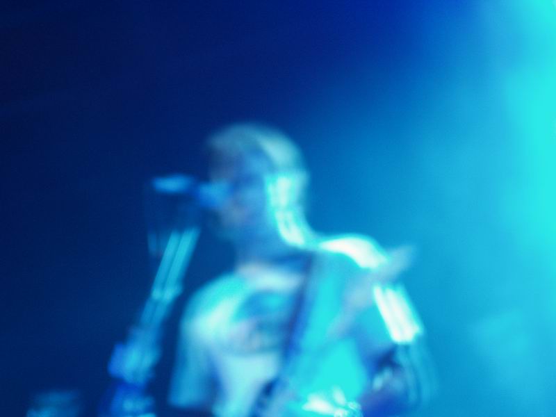 Radiohead live, Berlin Arena, Berlin, Germany, 13 November 2003 (photo 21 of 77)