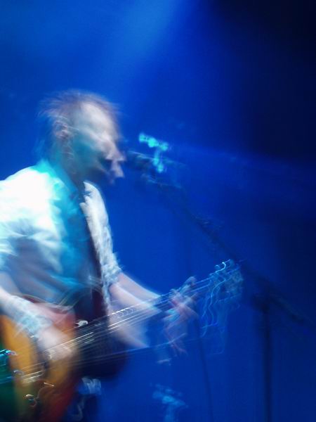 Radiohead live, Berlin Arena, Berlin, Germany, 13 November 2003 (photo 23 of 77)