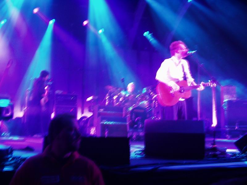 Radiohead live, Berlin Arena, Berlin, Germany, 13 November 2003 (photo 25 of 77)