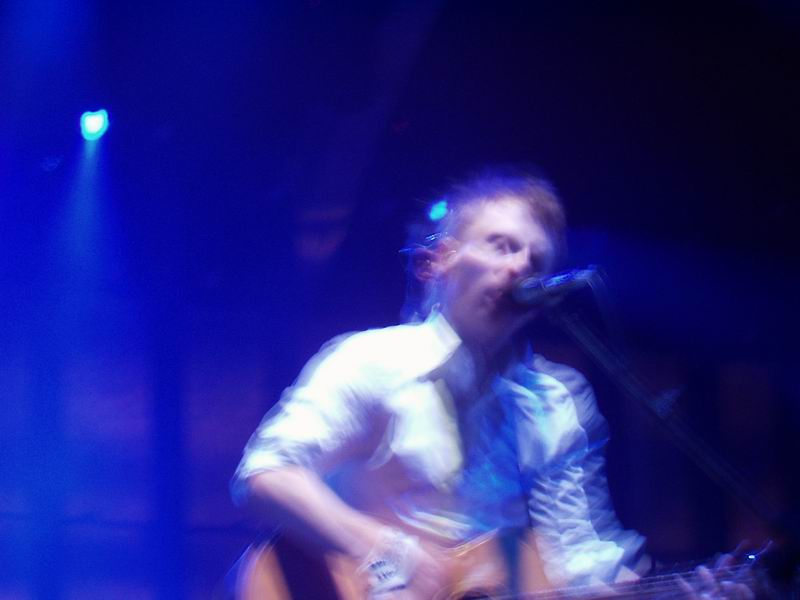 Radiohead live, Berlin Arena, Berlin, Germany, 13 November 2003 (photo 30 of 77)
