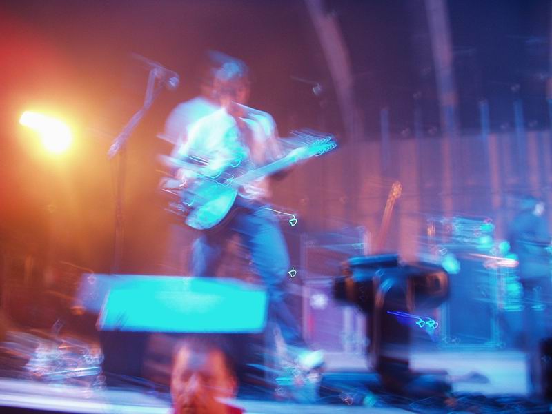 Radiohead live, Berlin Arena, Berlin, Germany, 13 November 2003 (photo 35 of 77)