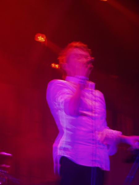 Radiohead live, Berlin Arena, Berlin, Germany, 13 November 2003 (photo 41 of 77)