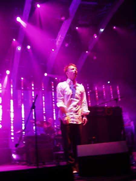 Radiohead live, Berlin Arena, Berlin, Germany, 13 November 2003 (photo 46 of 77)