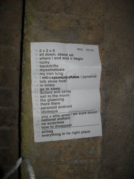 Radiohead live, Berlin Arena, Berlin, Germany, 13 November 2003 (photo 60 of 77)