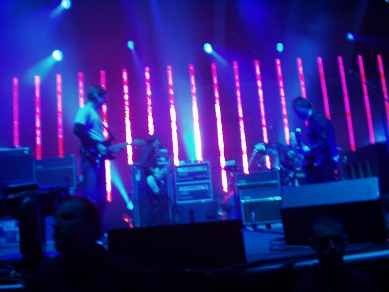 Radiohead live, Berlin Arena, Berlin, Germany, 13 November 2003 (photo 9 of 77)