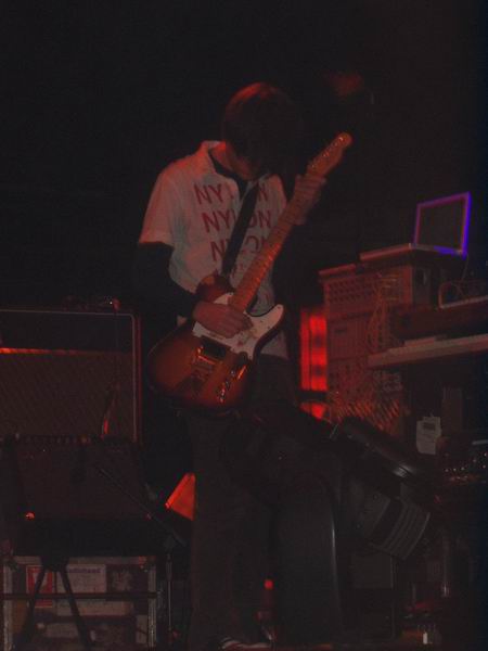 Radiohead live, Colorline Arena, Hamburg, Germany, 15 November 2003 (photo 14 of 30)